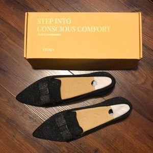 Vivaia pointed flats bow sparkly black BNIB EU43 US 11